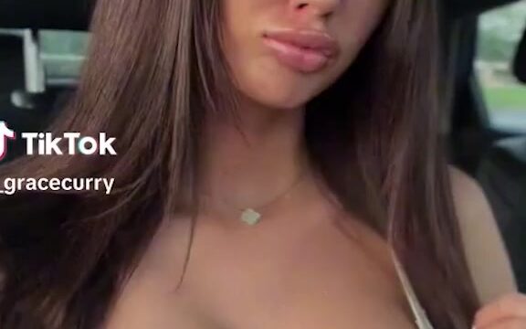 Gracxxe HOT Video Show Her Big Boobs Onlyfans Trending Leaks